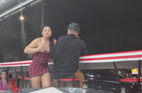 Desafio do Corno na Pastelaria: Peguei o Novinho Gostoso e Fodi no Estacionamento!