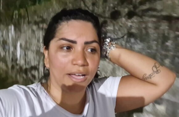 Malhando Sem Calcinha: Personal Cheira Minha Buceta Suada e Me Enche de Porra no Banheiro!