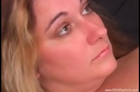 Palmadas Intensas na Esposa Amadora BBW Gostosa